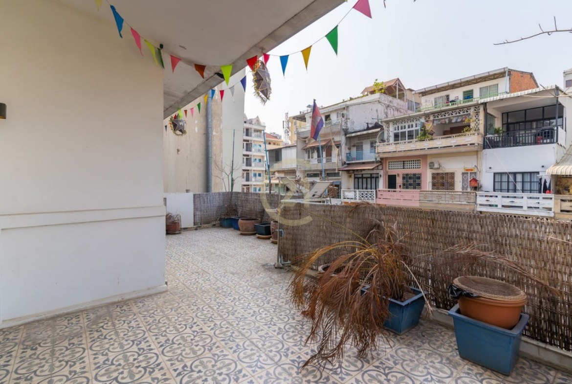 Renovated 3 Bedroom For Rent at Riverside
