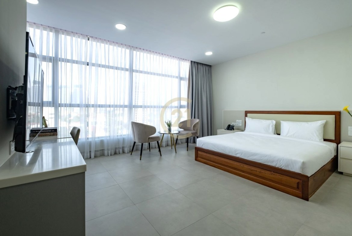 Luxury 1-Bedroom Serviced Apartment for Rent in BKK1 | Full Facilities