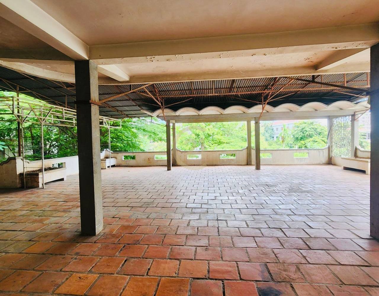 Cafe Shop + Office Building for Rent on Main Road, Tonle Basak | 13 Rooms | 1,193sqm