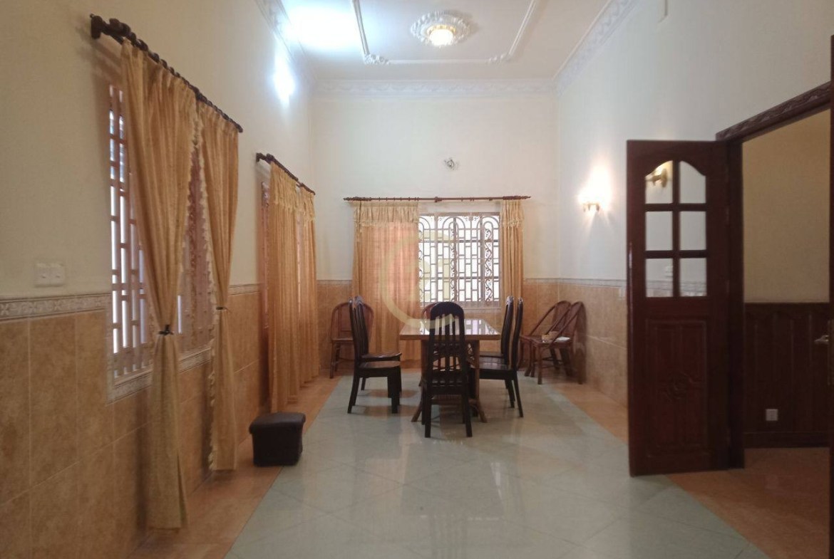 Nice Villa For Rent at Toul TomPoung