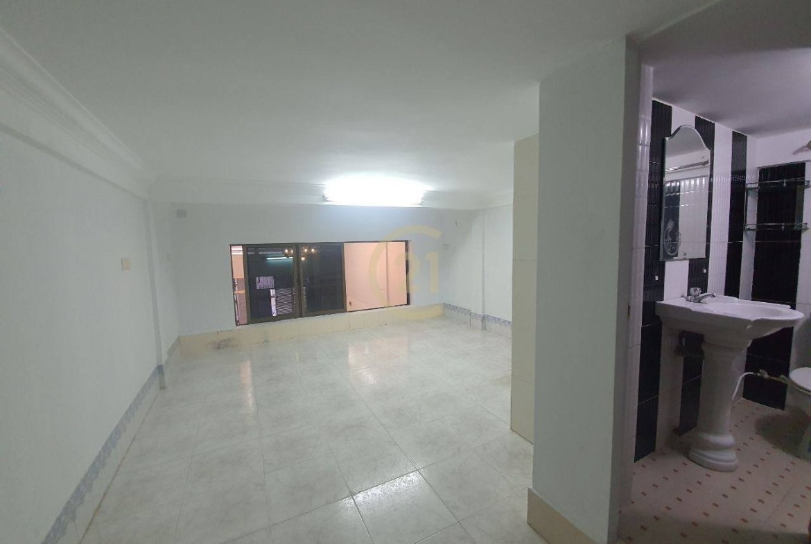 Flat House For Sale In Toul Tompoung