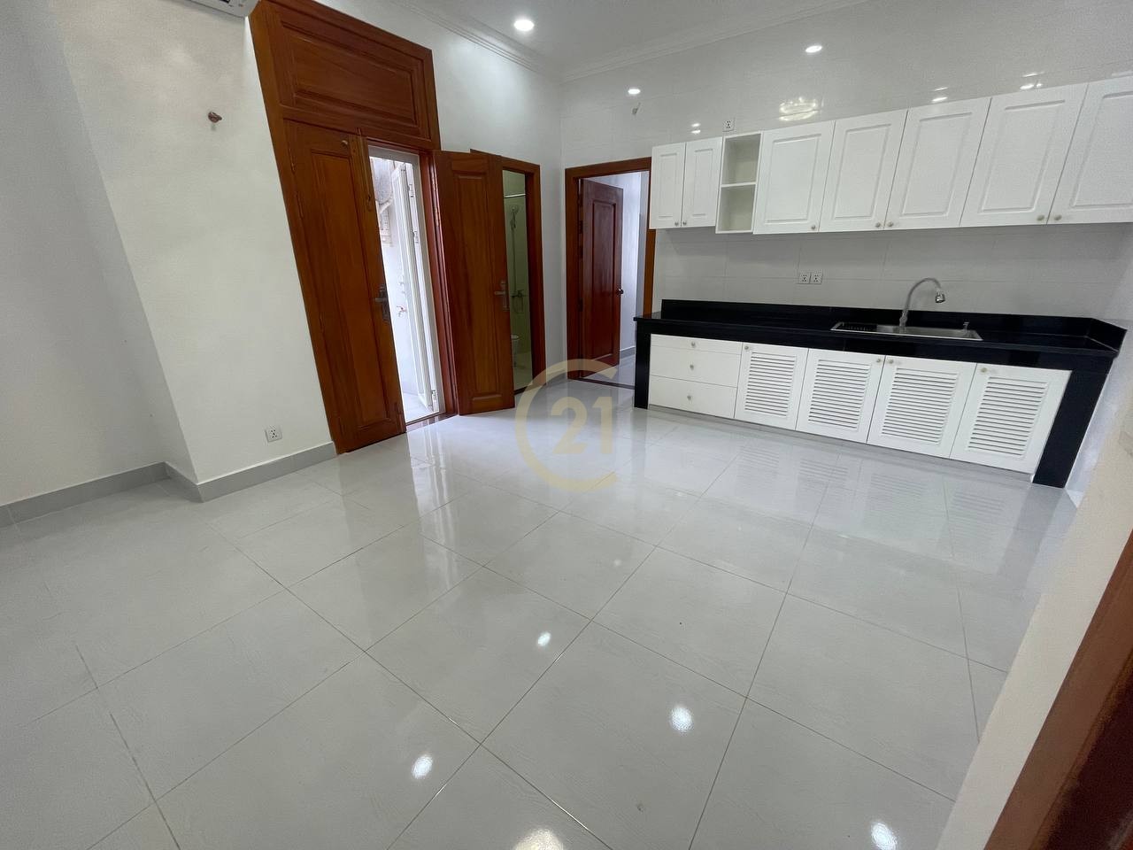 photo_11_2025-08-13_16-11-12 Brand new Building For Rent At Beoug Trobek