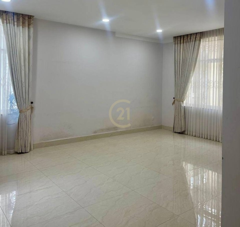 Luxury Villa For Rent At Tonle Bassac