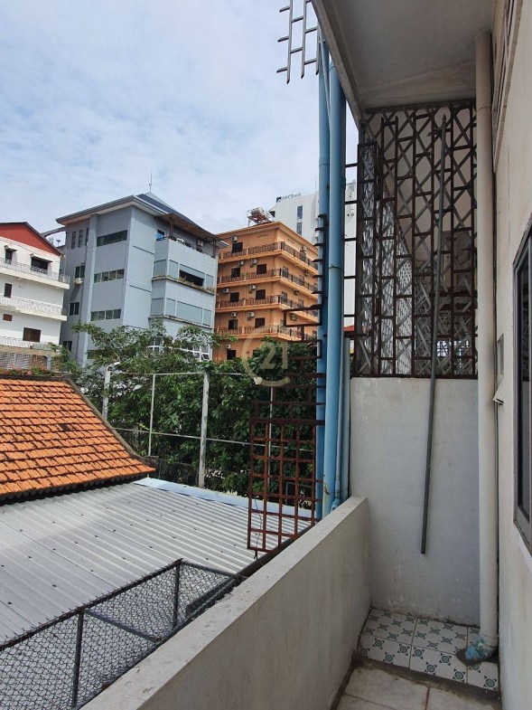 Flat House For Sale In Toul Tompoung