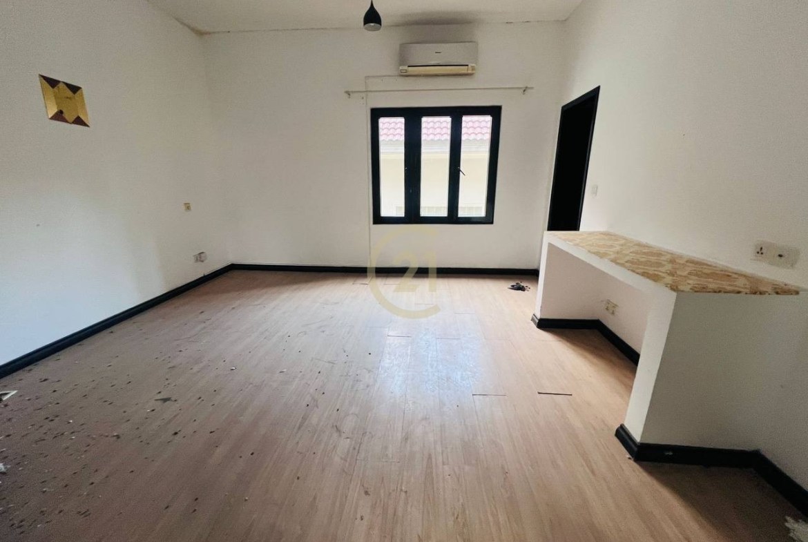 Spacious House for Rent Prime Locaion BKK1