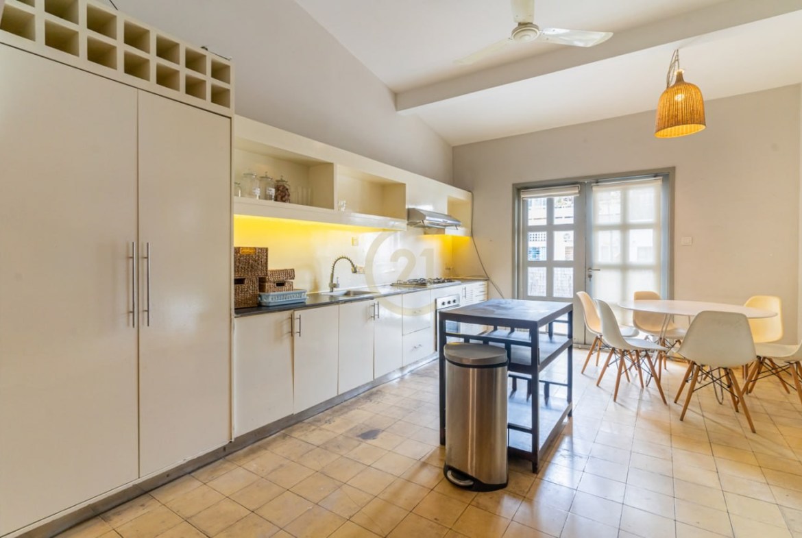 Renovated 3 Bedroom For Rent at Riverside