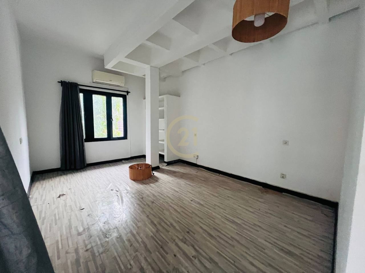 Spacious House for Rent Prime Locaion BKK1