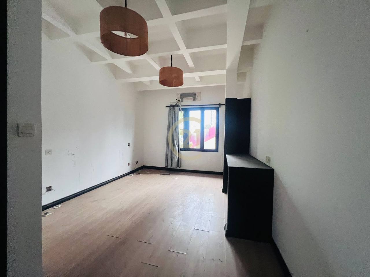 Spacious House for Rent Prime Locaion BKK1
