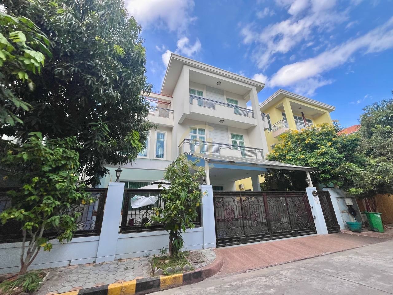 Luxury Villa For Rent At Tonle Bassac