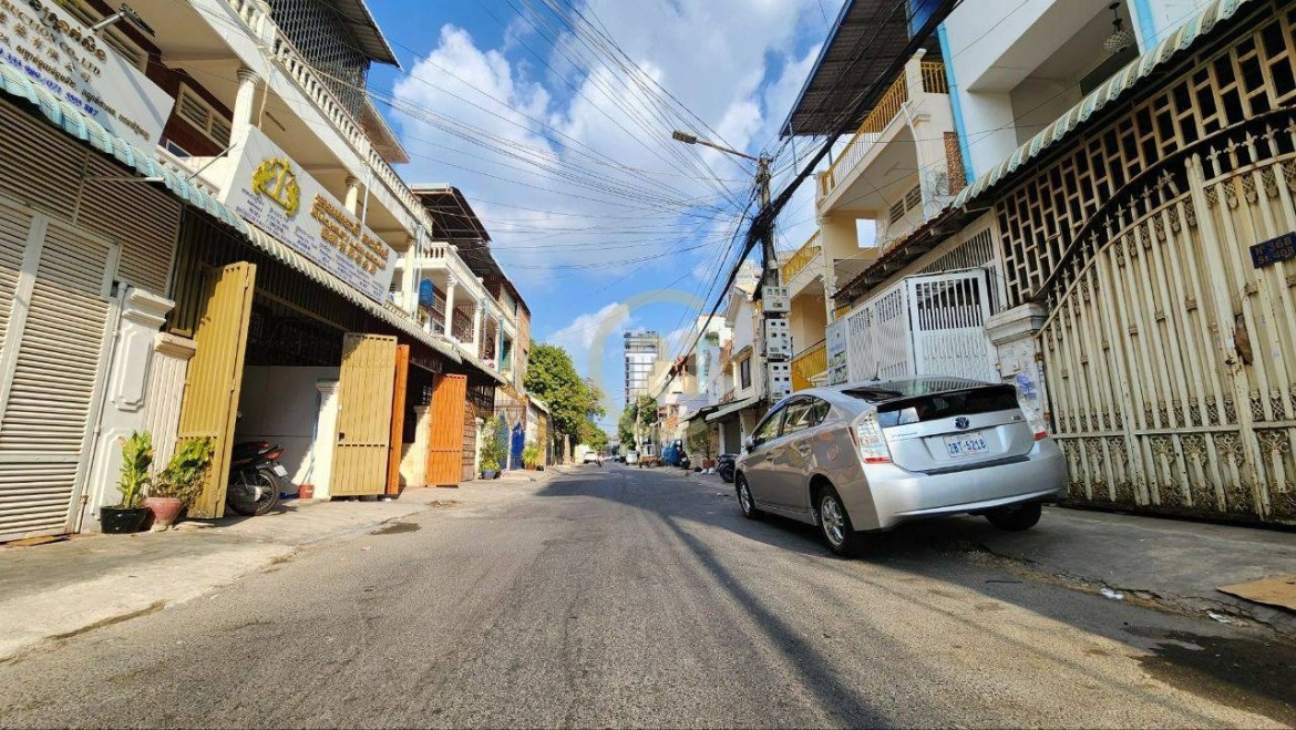 Flat House For Sale In Toul Tompoung