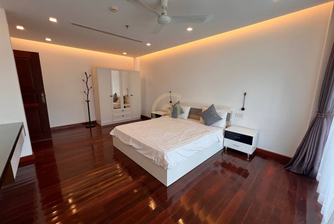 Biggest 2 Bedroom For Rent In BKK1