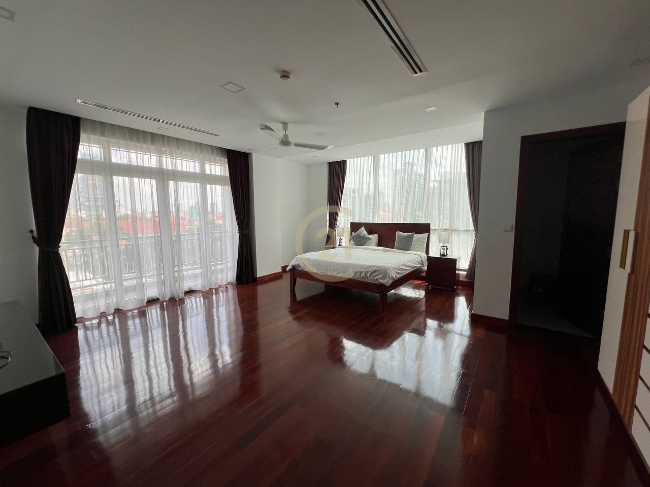 Biggest 2 Bedroom For Rent In BKK1