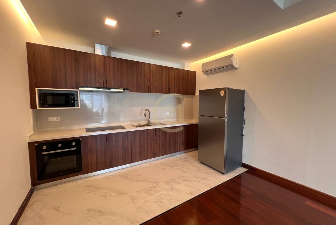 Biggest 2 Bedroom For Rent In BKK1