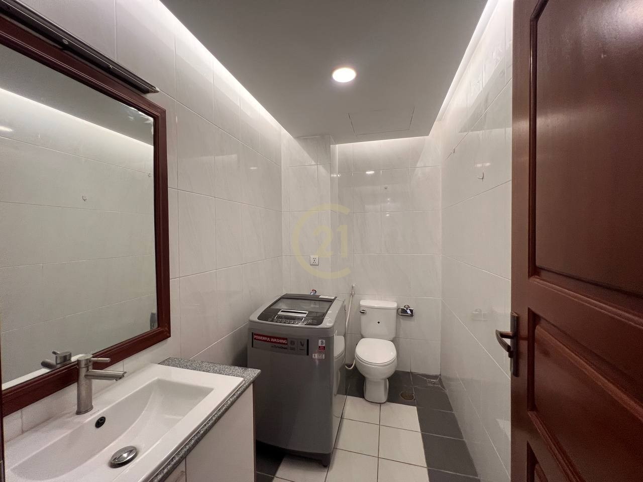 Biggest 2 Bedroom For Rent In BKK1
