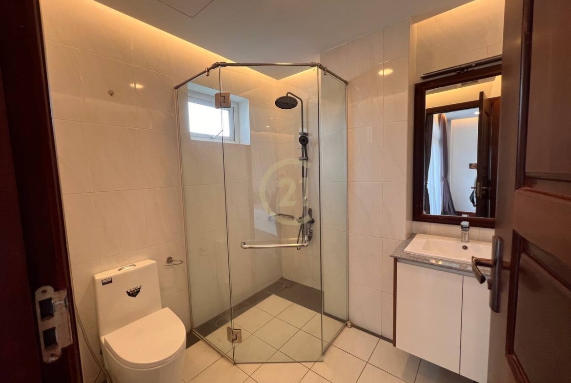 Biggest 2 Bedroom For Rent In BKK1