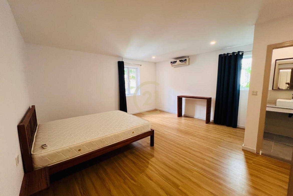 Modern 3-BR Apartment with Pool | Tonle Basac Area