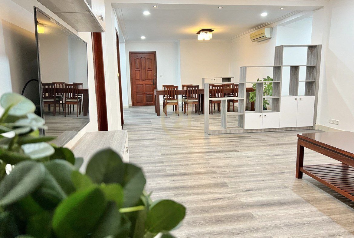 CLASSIC ONE BEDROOM FOR RENT-BKK1