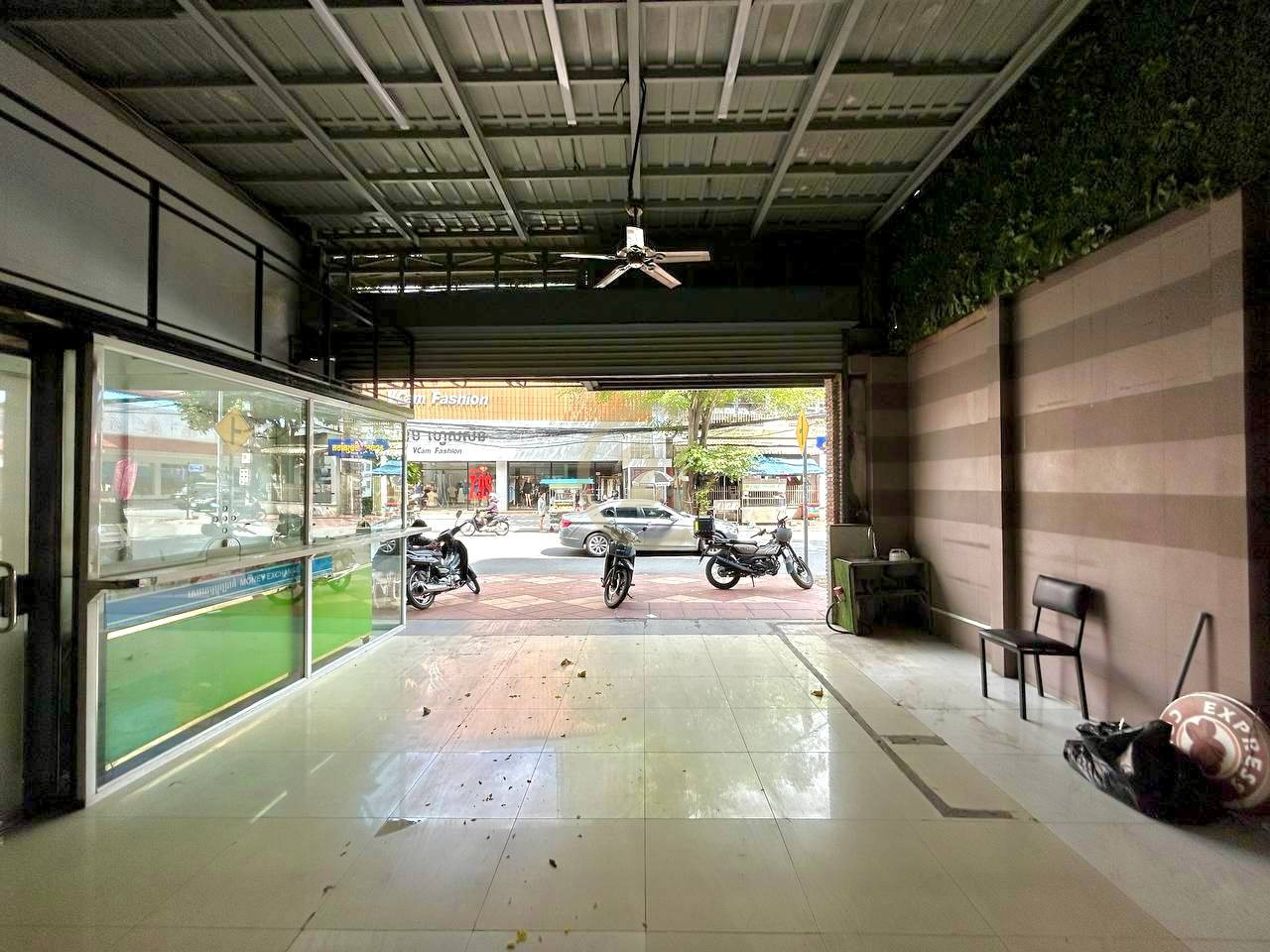 Shophouse For Rent At Toul Tompong