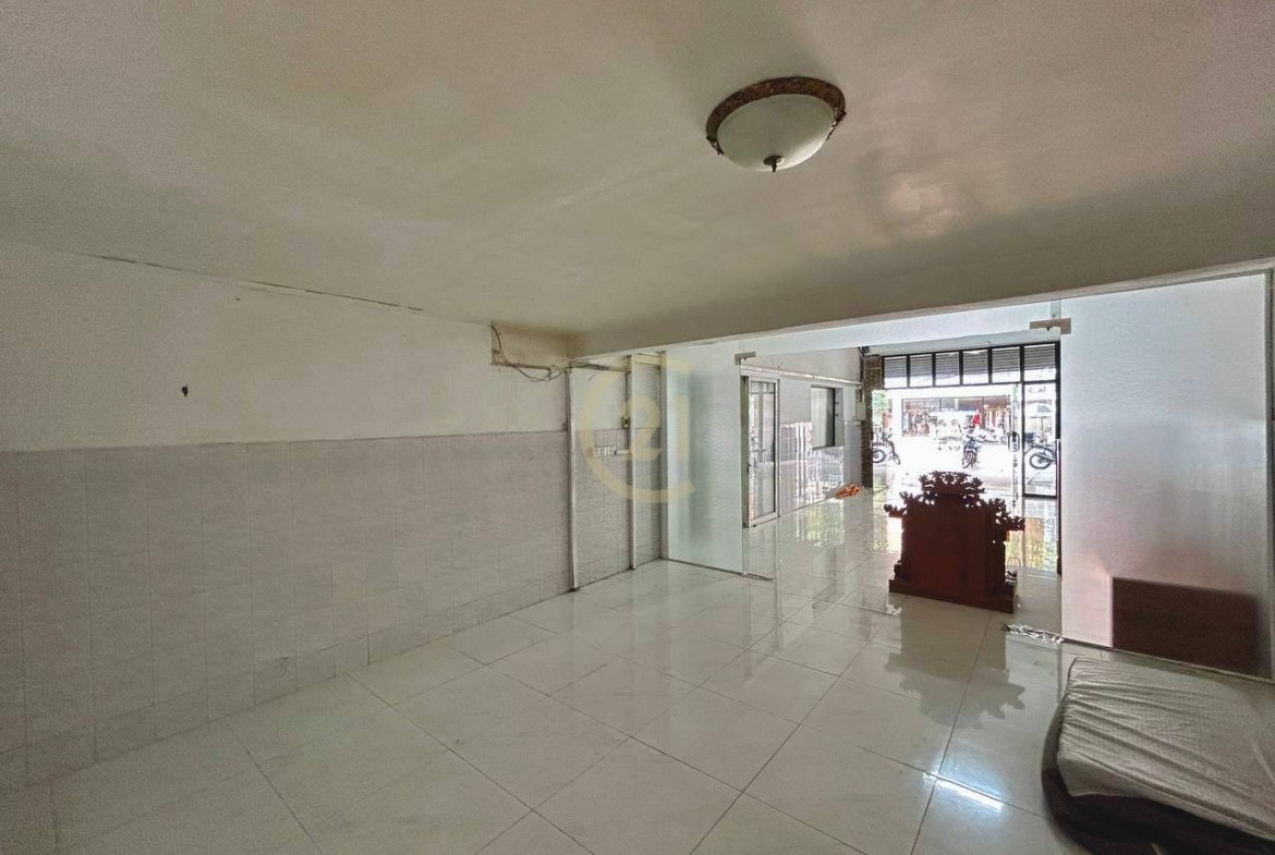Shophouse For Rent At Toul Tompong