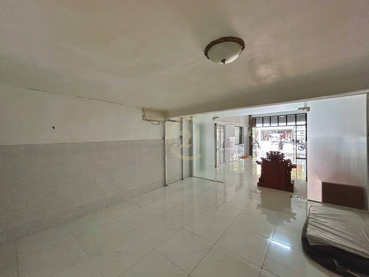Shophouse For Rent At Toul Tompong