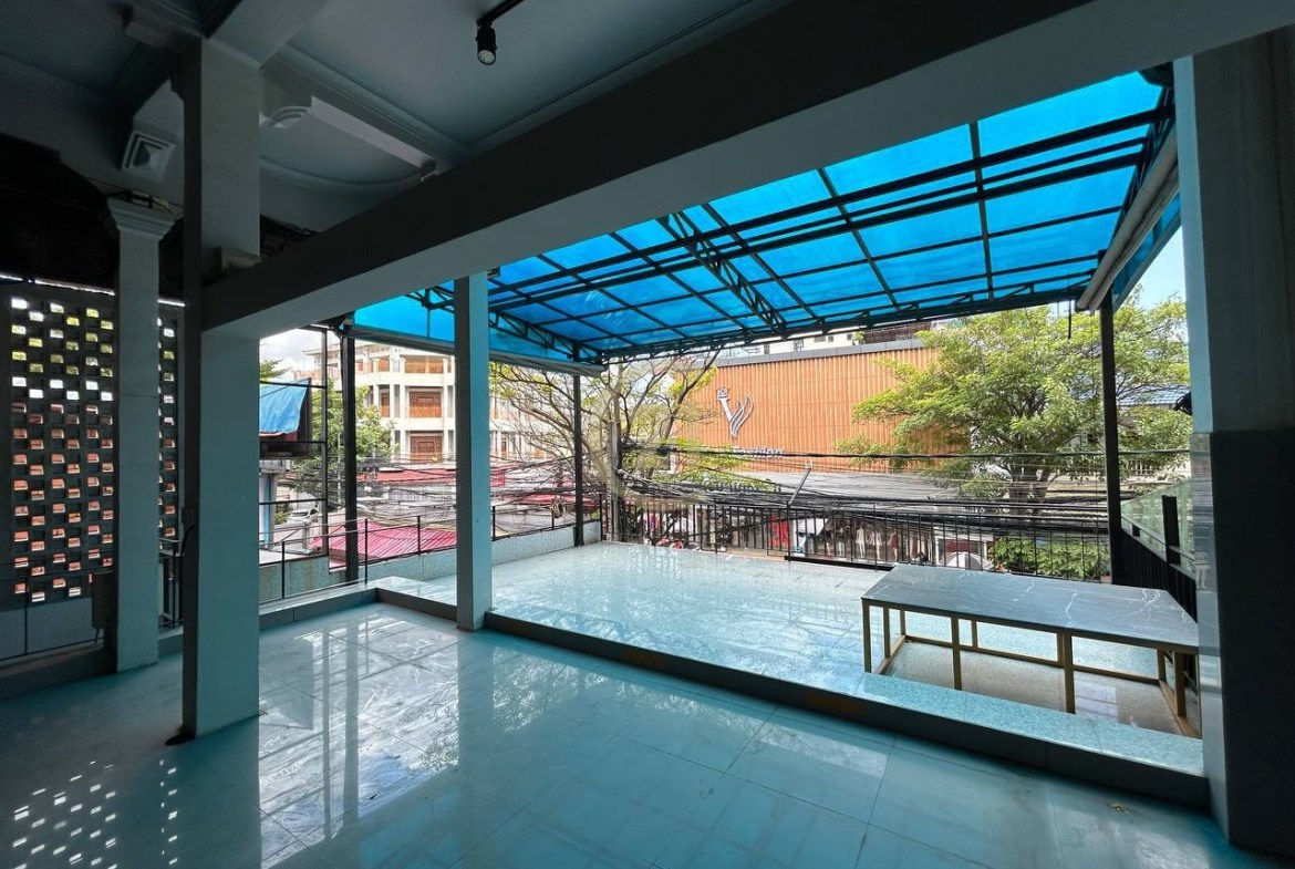 Shophouse For Rent At Toul Tompong