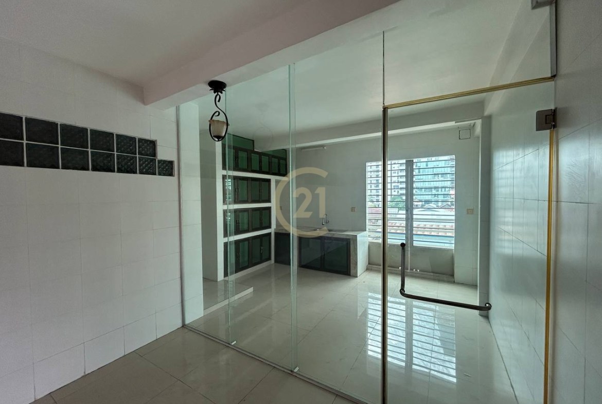 Shophouse For Rent At Toul Tompong