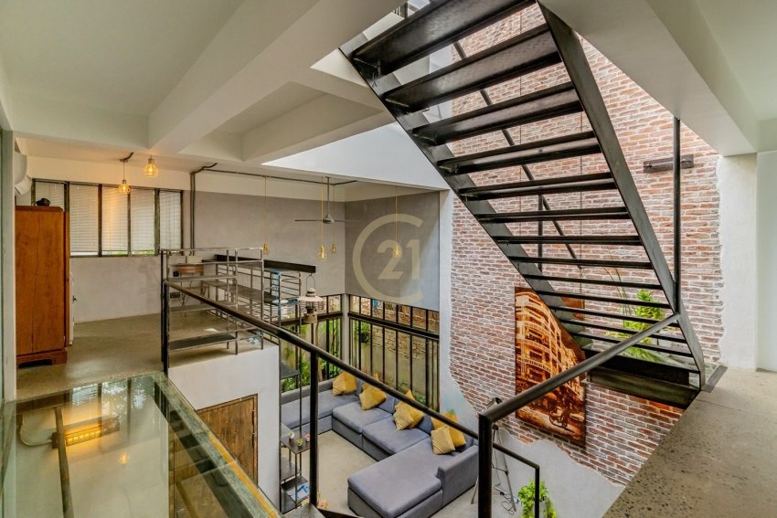 RENOVATED PENTHOUSE FOR RENT-TONLE BASSAC