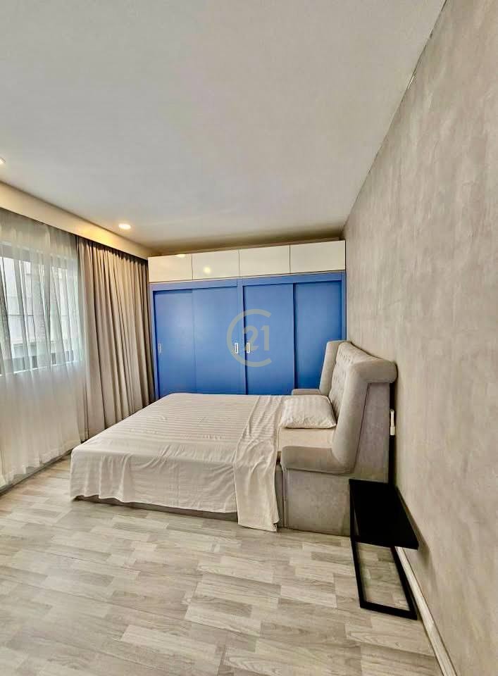 RENOVATED PENTHOUSE FOR RENT-TONLE BASSAC