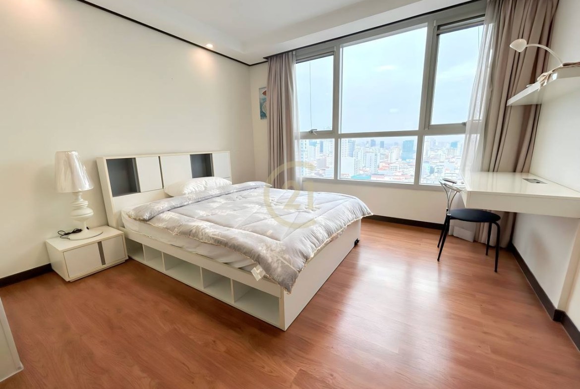 ADORABLE THREE BEDROOM FOR RENT-BKK1