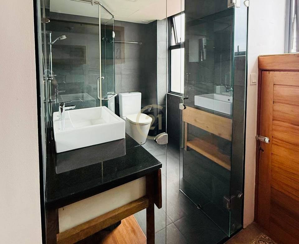 Studio Room For Rent At 7 Makara