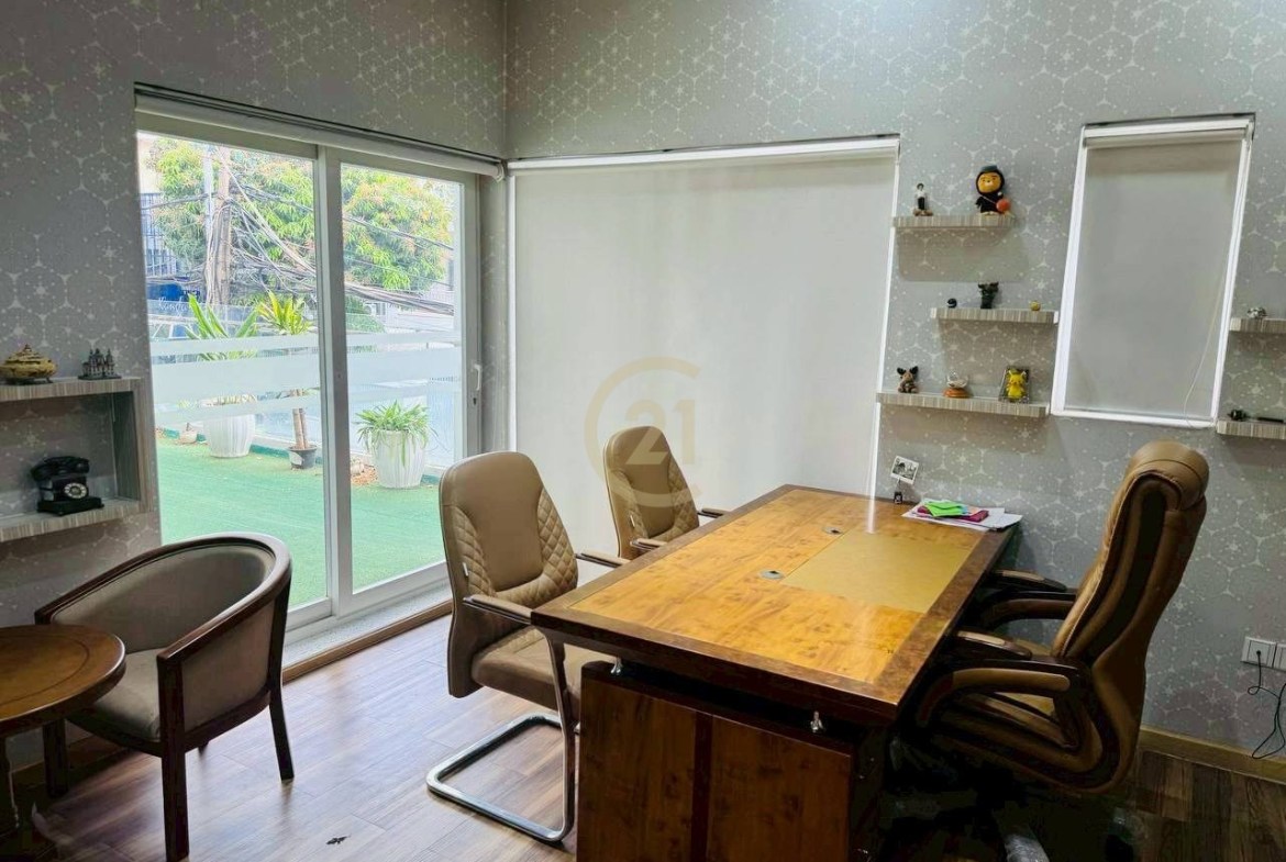 Fully Furnished Office For Rent At Daun Penh