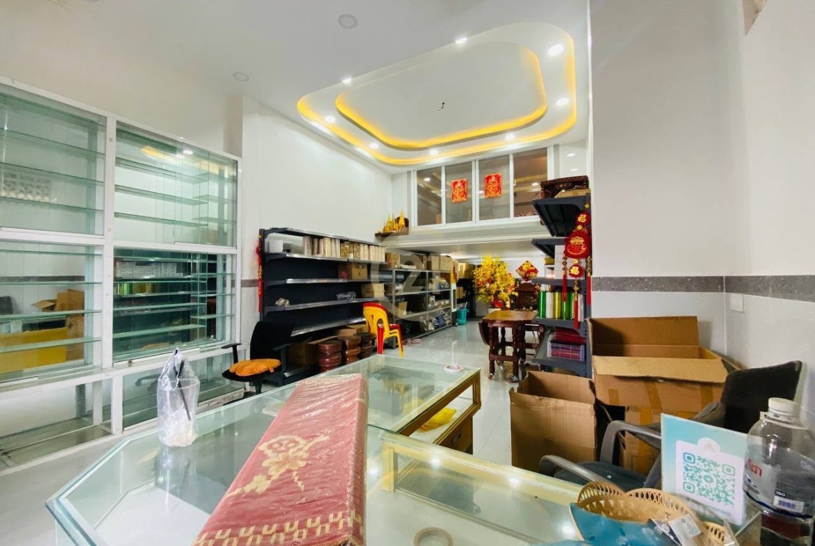 Shophouse For Rent At Daun Penh