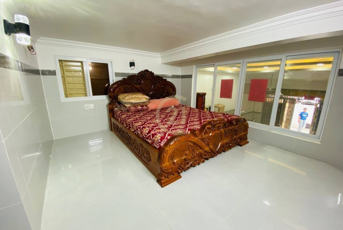 Shophouse For Rent At Daun Penh