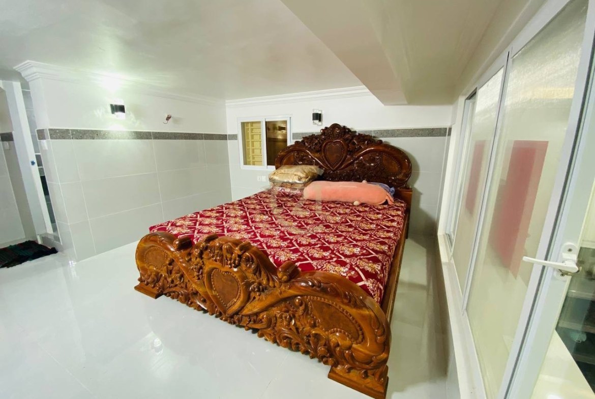 Shophouse For Rent At Daun Penh