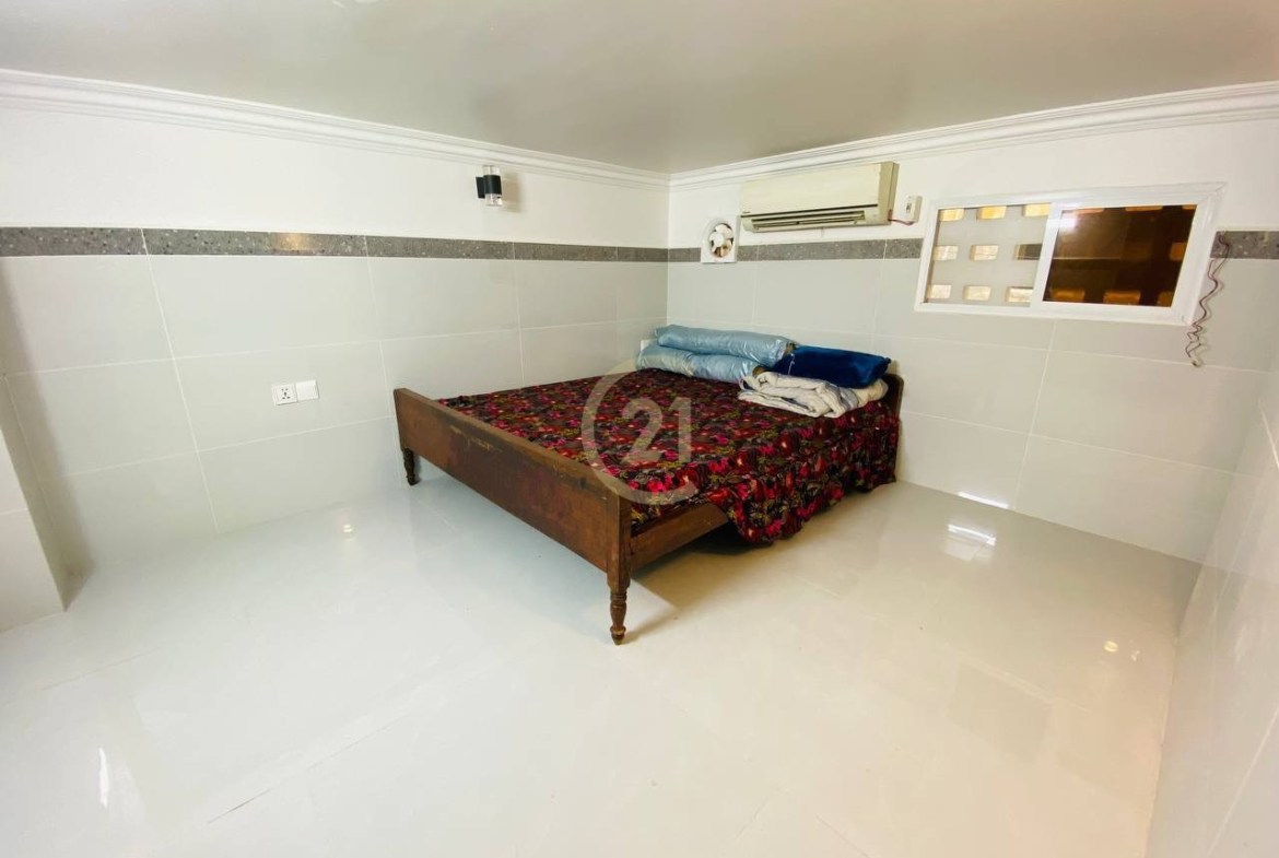 Shophouse For Rent At Daun Penh