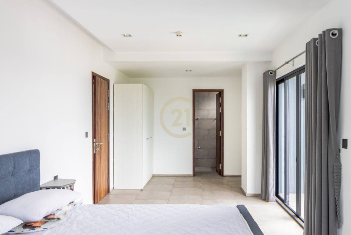 Stylish Penthouse 3 Bedroom For Rent at Sen Sok