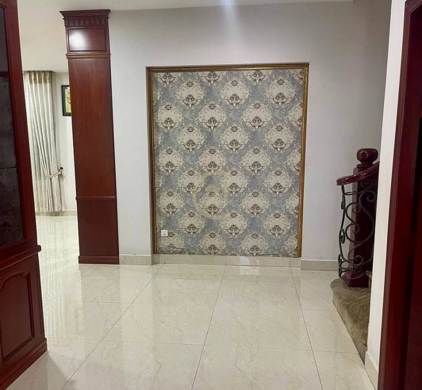 Luxury Villa For Rent At Tonle Bassac