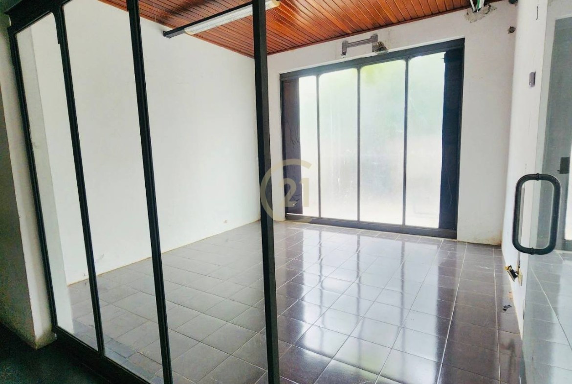 Cafe Shop + Office Building for Rent on Main Road, Tonle Basak | 13 Rooms | 1,193sqm