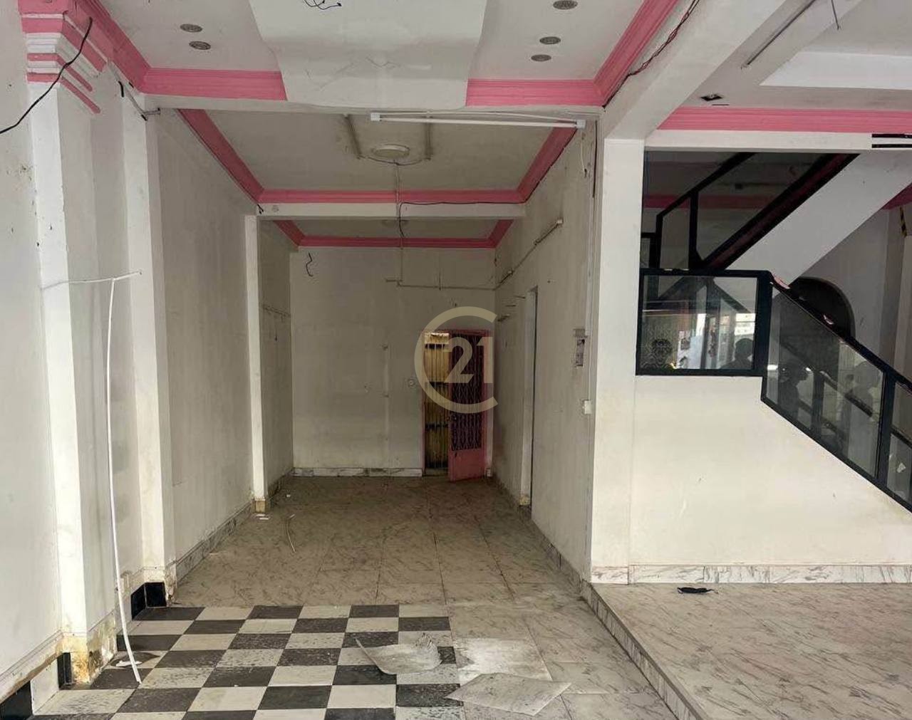 Good Location Shophouse for Rent at Toul Tompoung