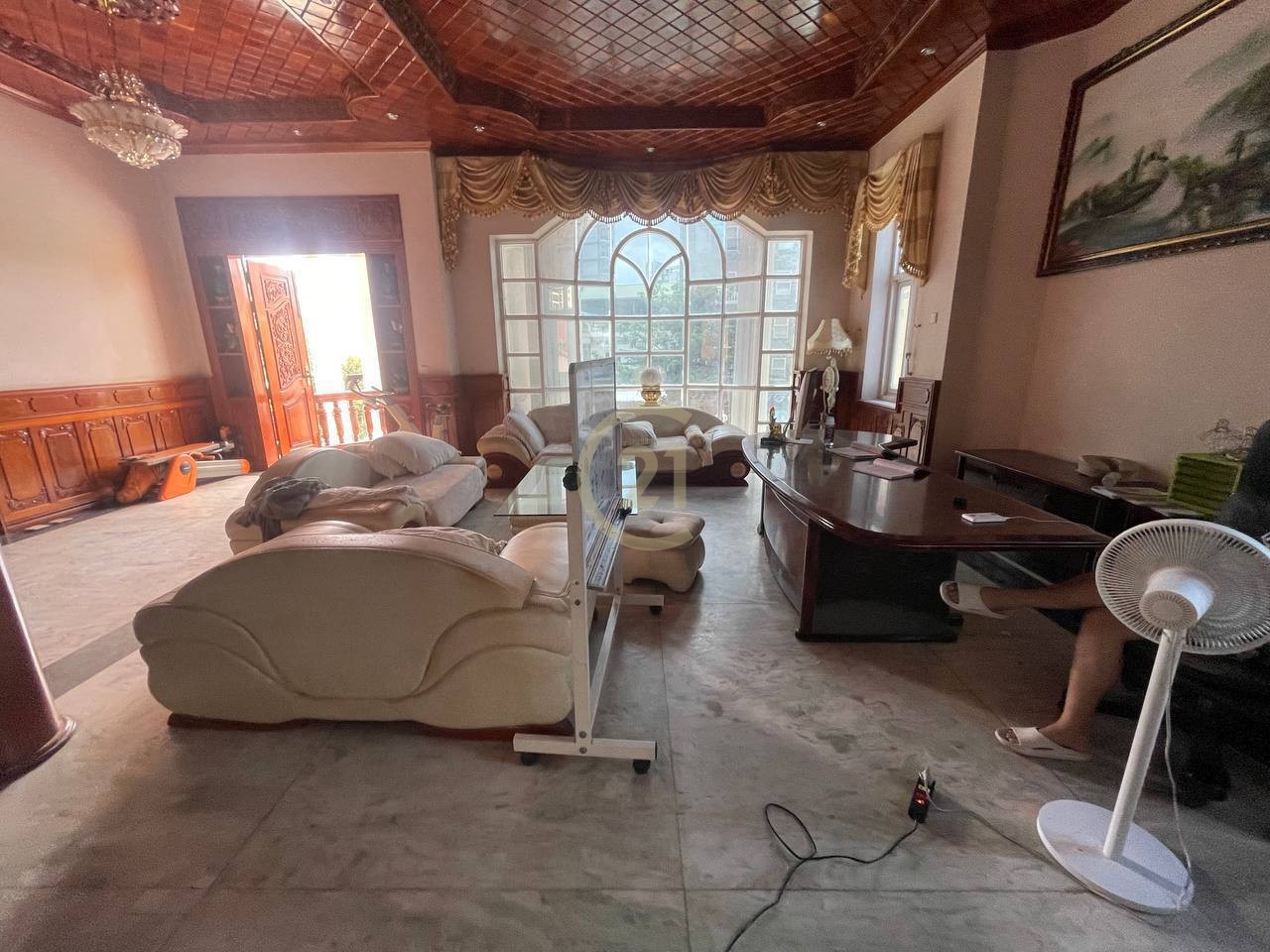 Spacious 9-Bedroom Villa for Rent in Toul Tompung | Large Land & Building Area