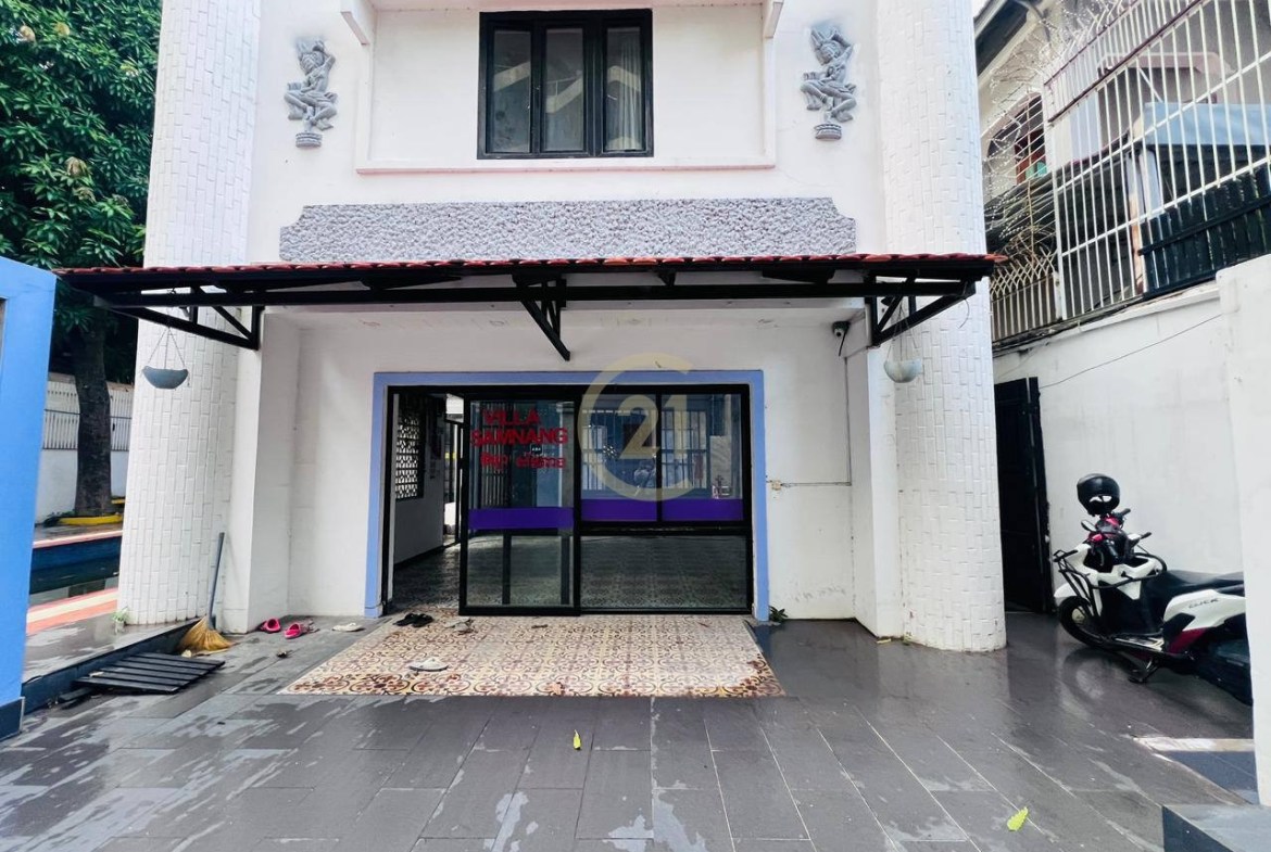 Spacious House for Rent Prime Locaion BKK1