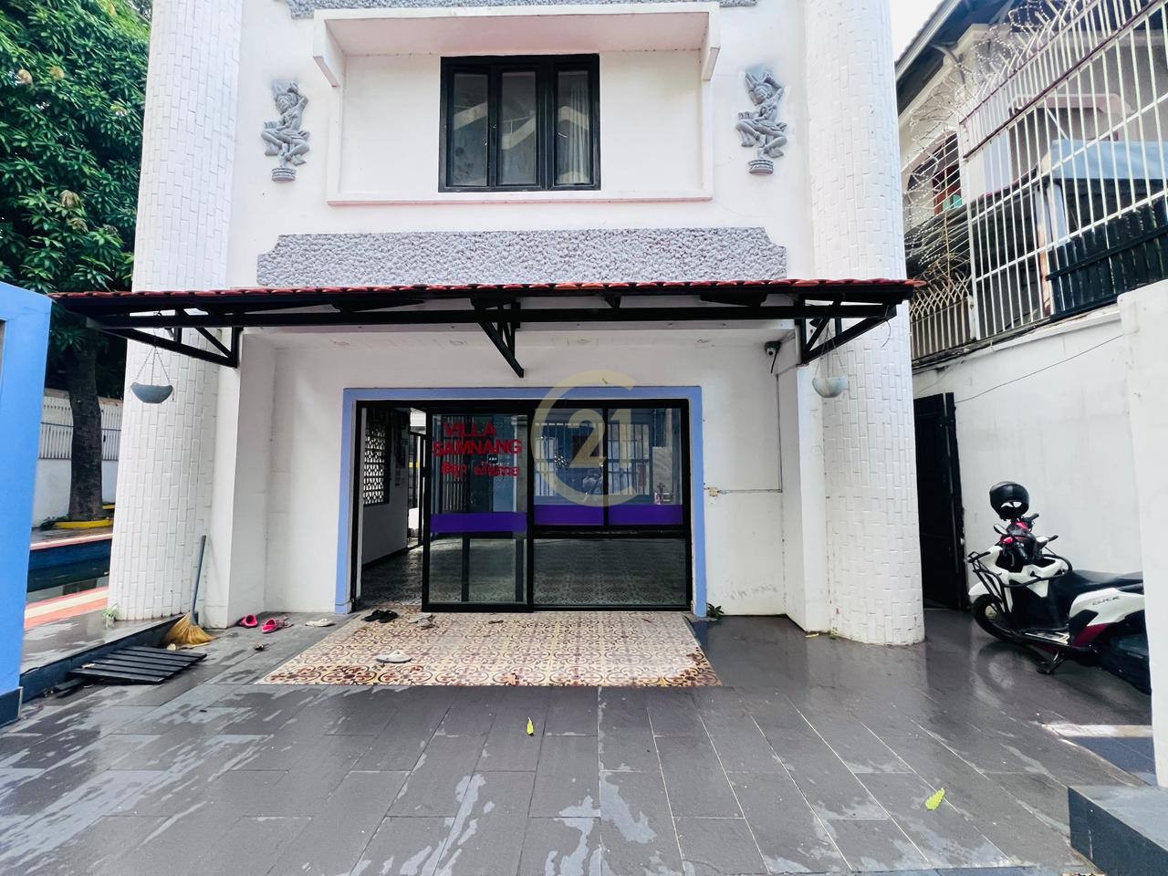 Spacious House for Rent Prime Locaion BKK1