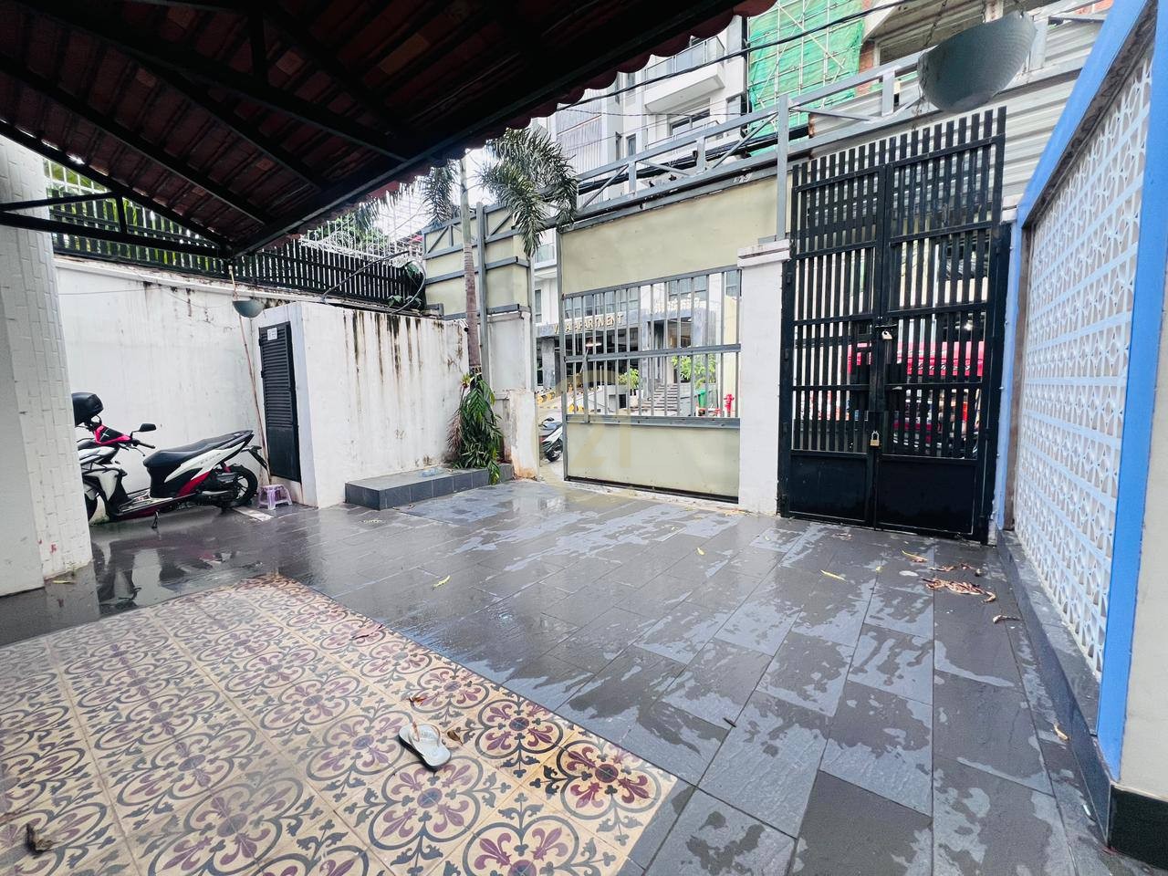 Spacious House for Rent Prime Locaion BKK1