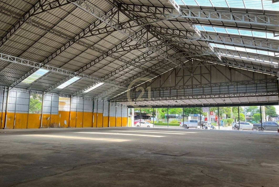 Warehouse for Rent in Sen Sok – 1,100sqm | $5,000/month | Prime Main Road Location