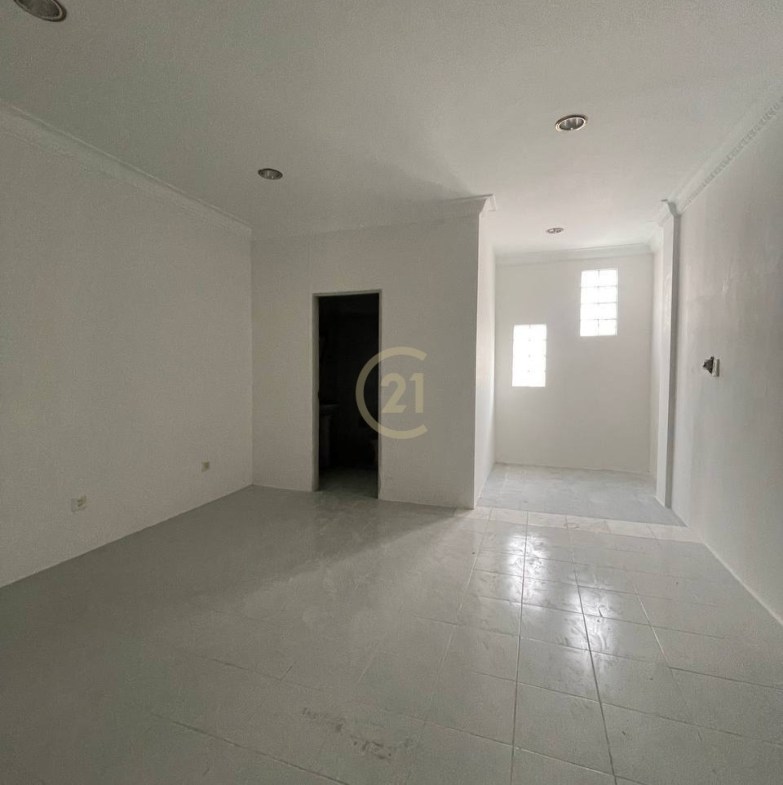 Shophouse for Rent on Preah Sihanouk Blvd – $3,000/month (Negotiable)| Prime Location| Phnom Penh