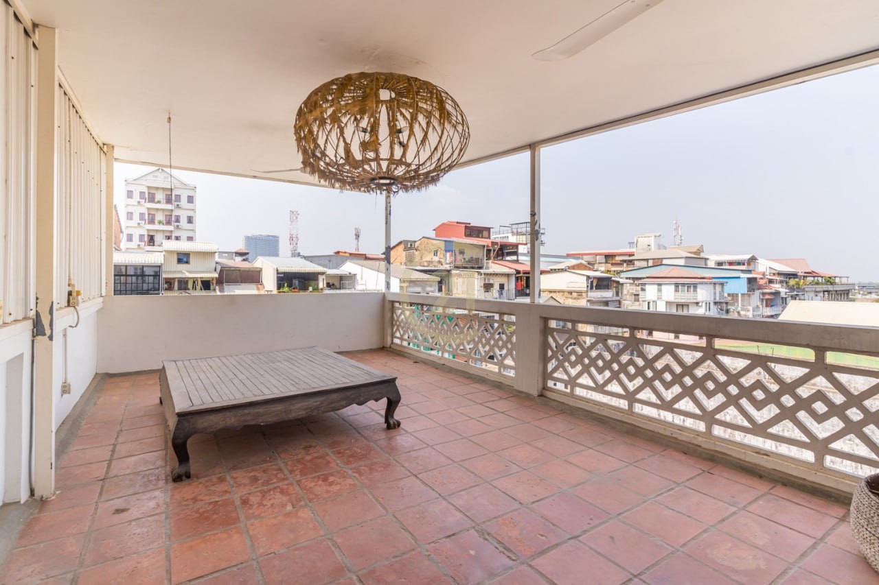 Renovated 3 Bedroom For Rent at Riverside