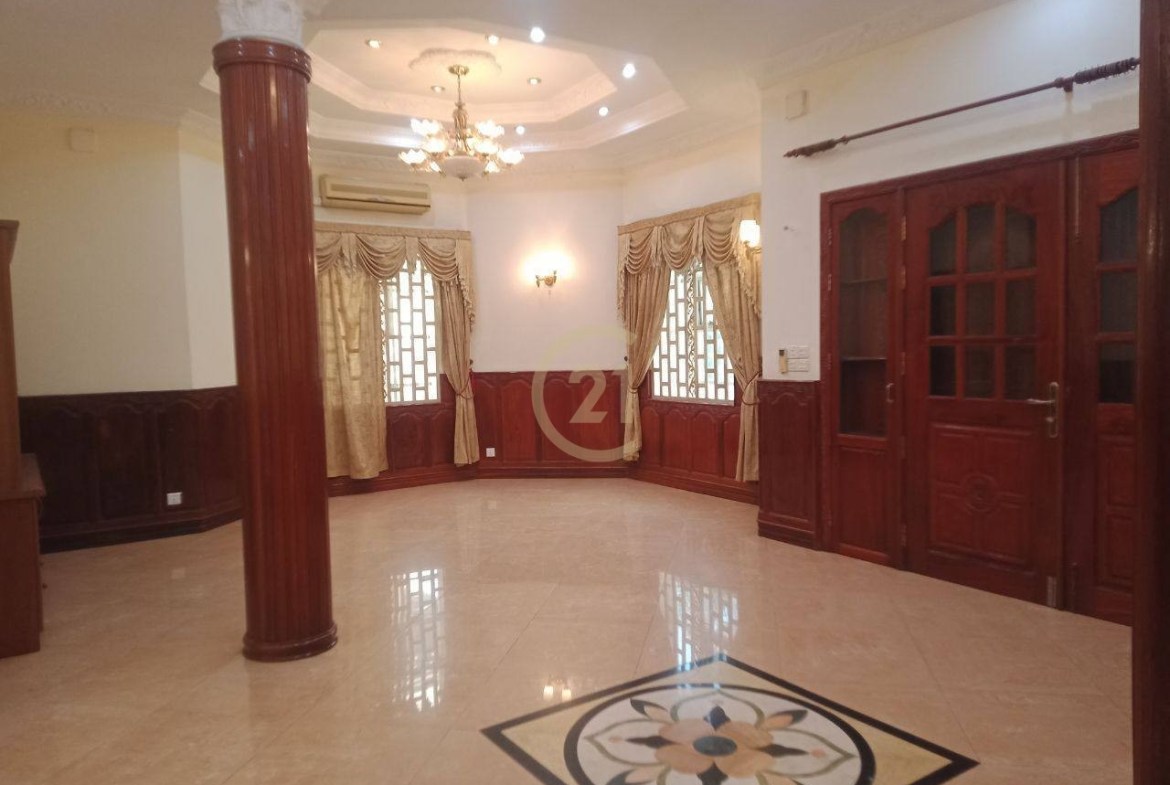 Nice Villa For Rent at Toul TomPoung