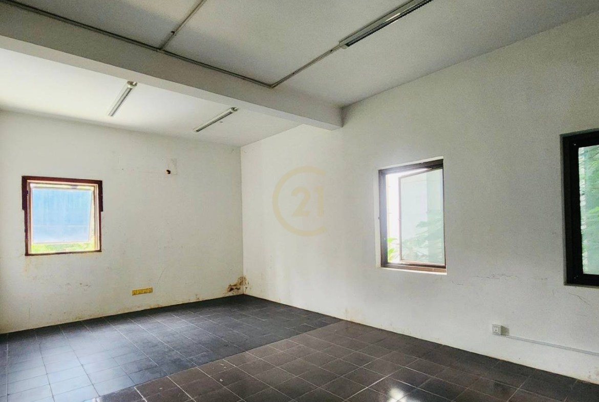 Cafe Shop + Office Building for Rent on Main Road, Tonle Basak | 13 Rooms | 1,193sqm