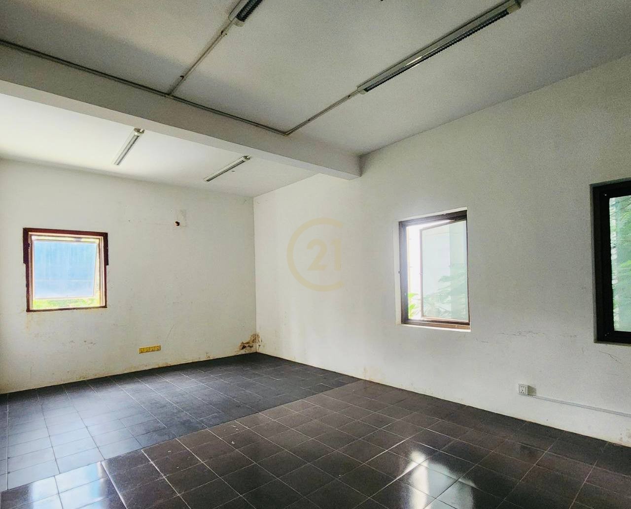 Cafe Shop + Office Building for Rent on Main Road, Tonle Basak | 13 Rooms | 1,193sqm