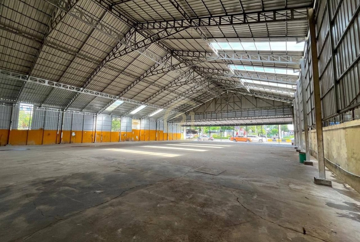 Warehouse for Rent in Sen Sok – 1,100sqm | $5,000/month | Prime Main Road Location